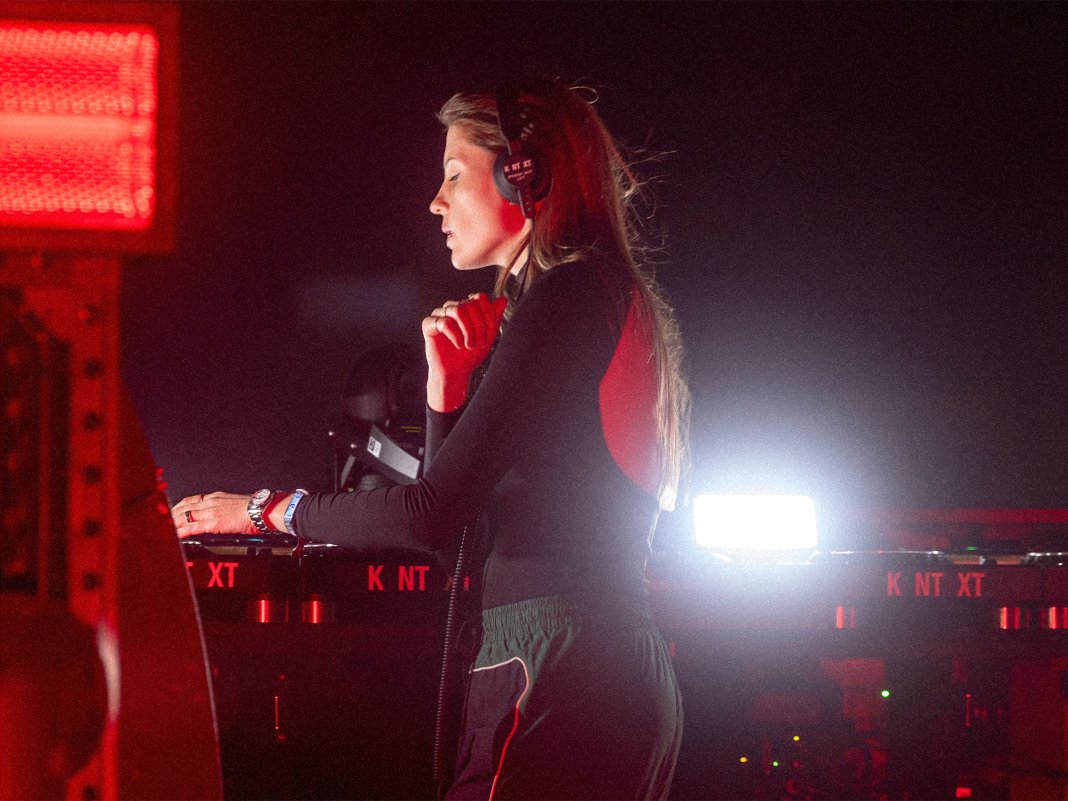 charlotte de witte coachella hero@2000x1500